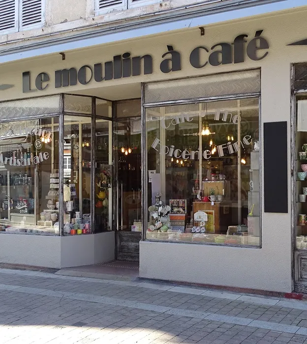 magasin de café à Saint-Amand-Montrond près de Bourges dans le Cher 18