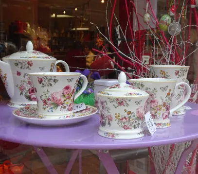 tasses et mug à Saint-Amand-Montrond près de Bourges dans le Cher 18